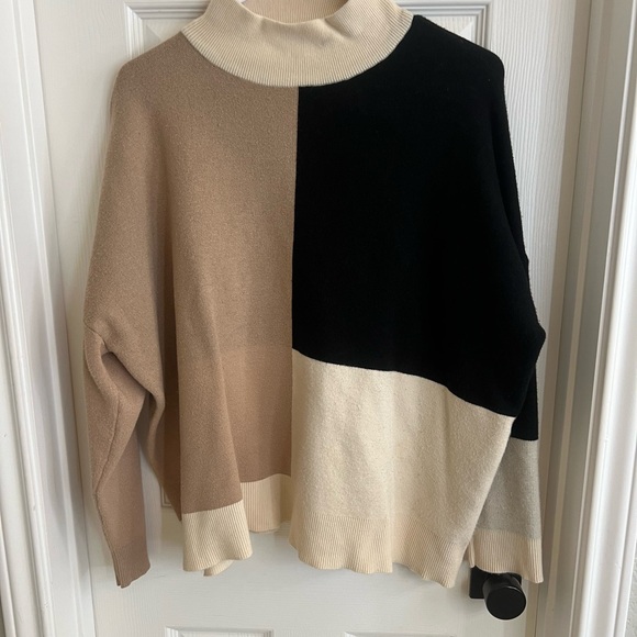 THML Colorblock Crew Neck Sweater Medium - Picture 2 of 10
